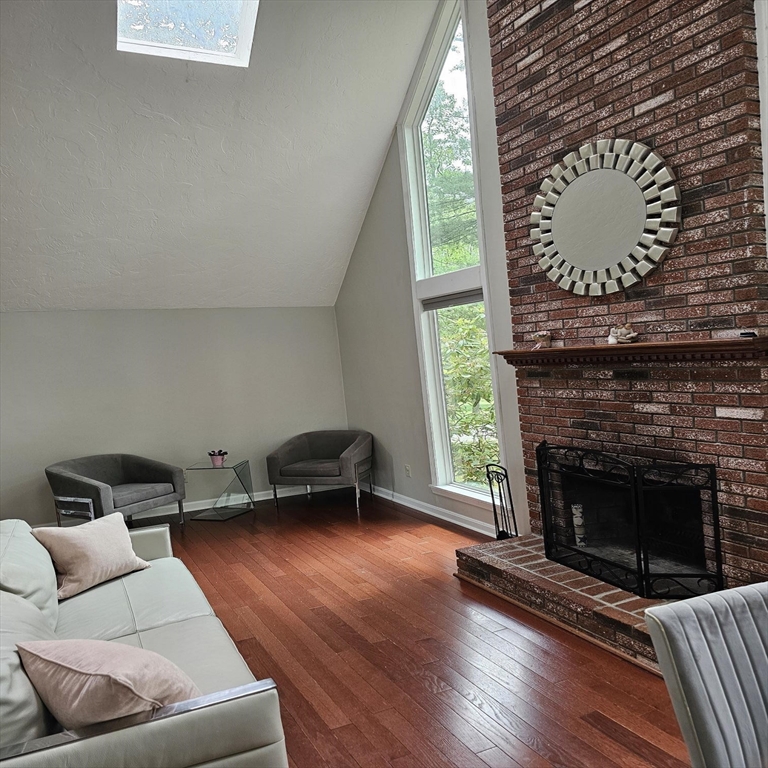 16 Sherborne Cir