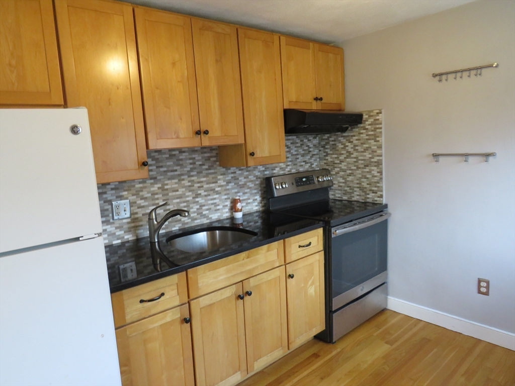 180A River St 3