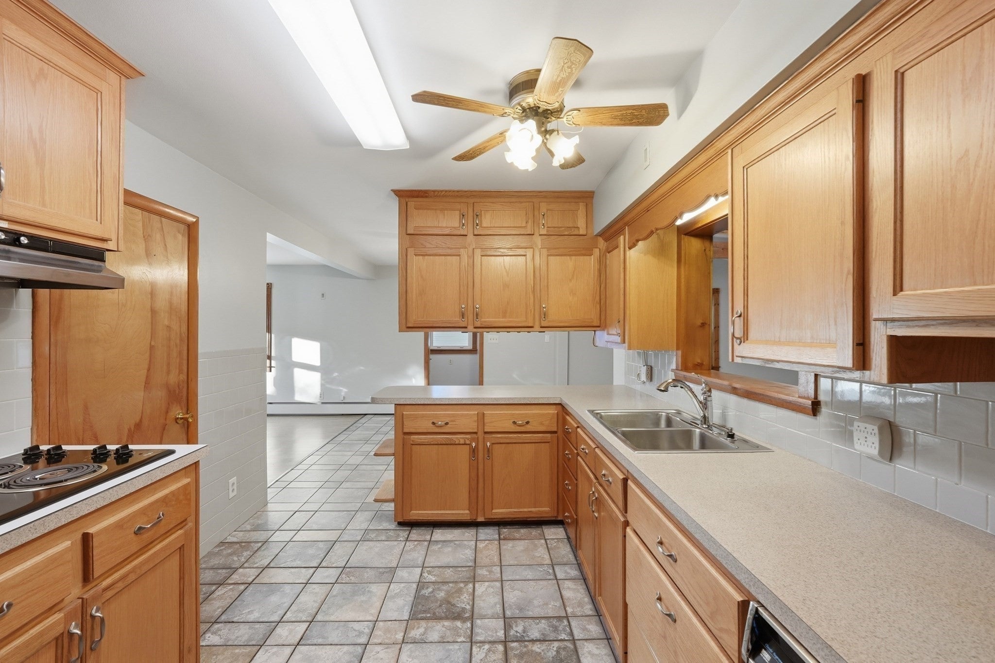 38 Plummer Park, Northbridge, MA Photo #12