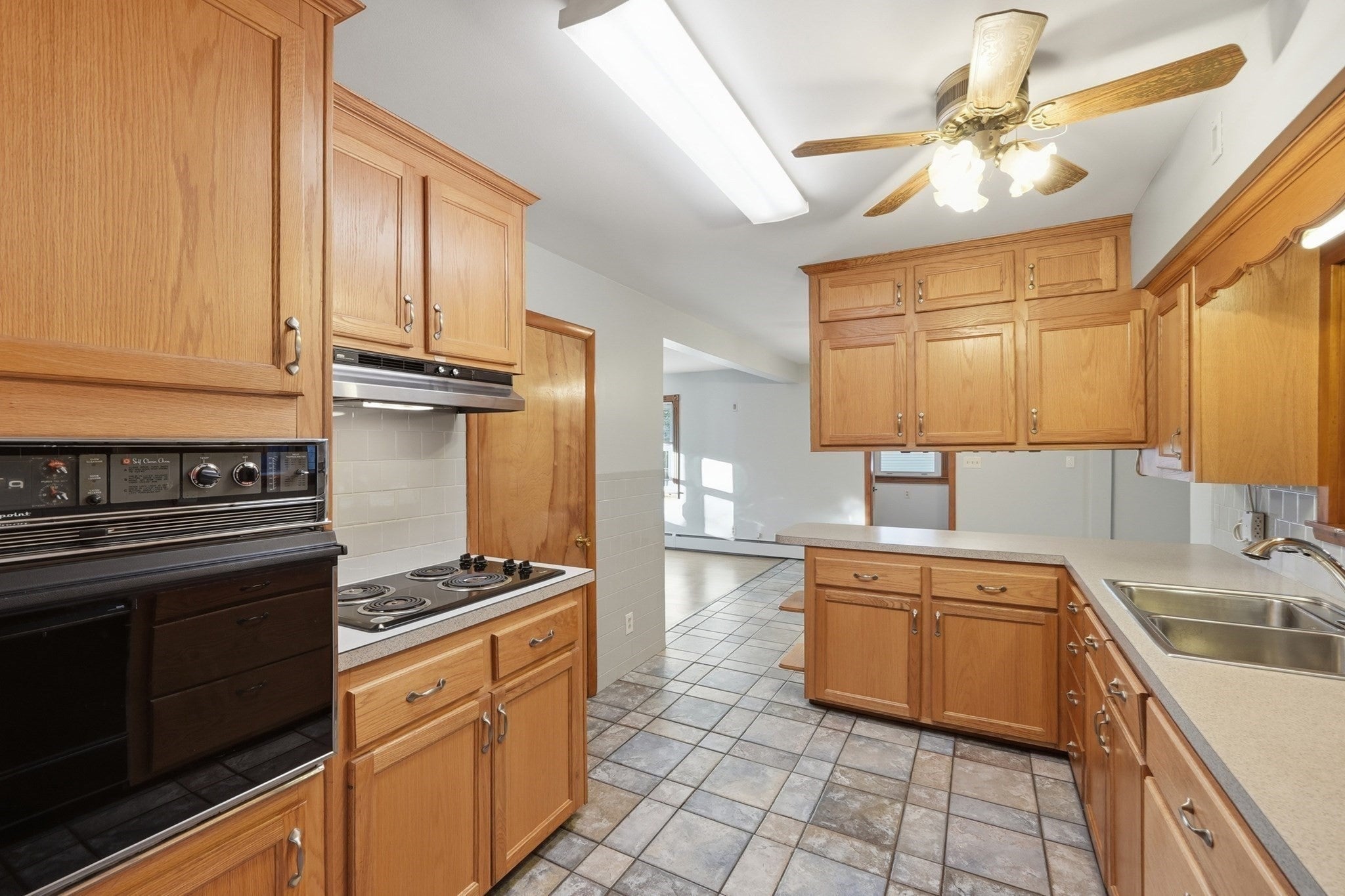 38 Plummer Park, Northbridge, MA Photo #11