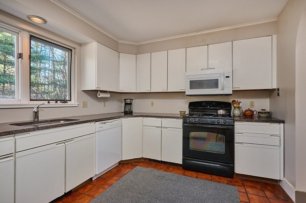 494 Station Rd, Amherst, MA, 494 Station Rd, Amherst, MA Photo #10