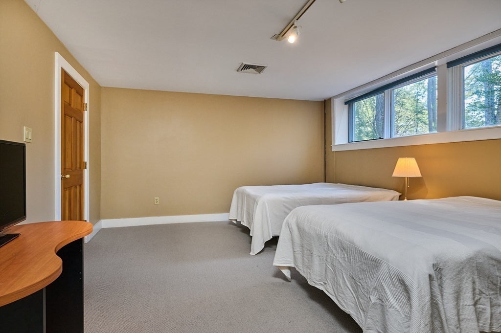 494 Station Rd, Amherst, MA, 494 Station Rd, Amherst, MA Photo #25
