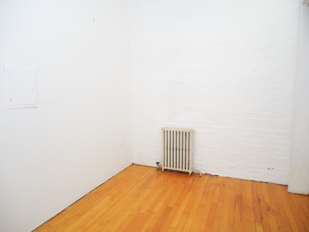 259 W Newton 3