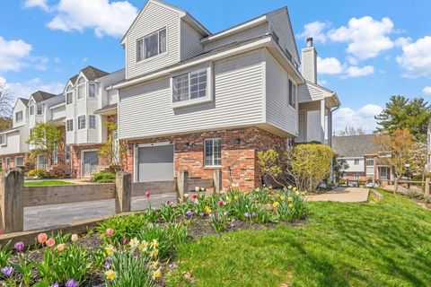 Photo of 175 Tall Oaks Dr #F, Weymouth, MA 02190 (MLS # 73517286)