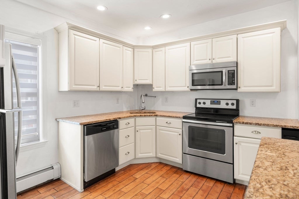 9 Maple St