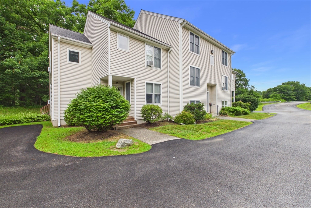 8 Meadowbrook Ct 8