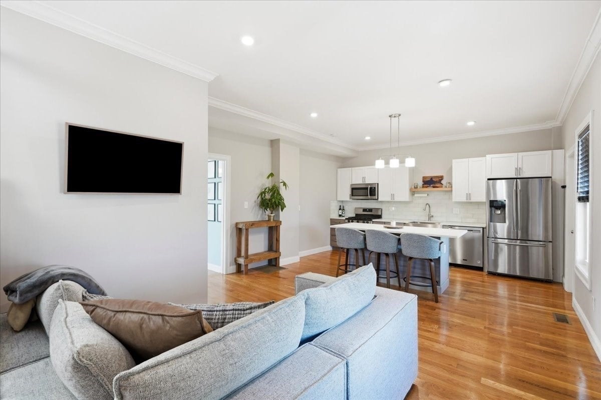 189 Shirley ST #2, Winthrop, MA Photo #1