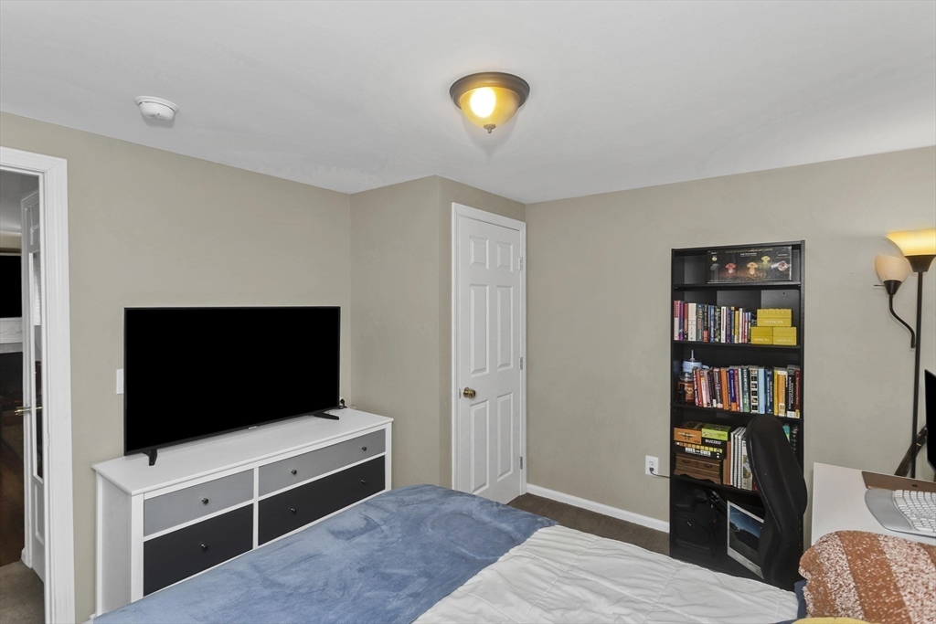 4 Jean Dr, Springfield, MA Photo #34