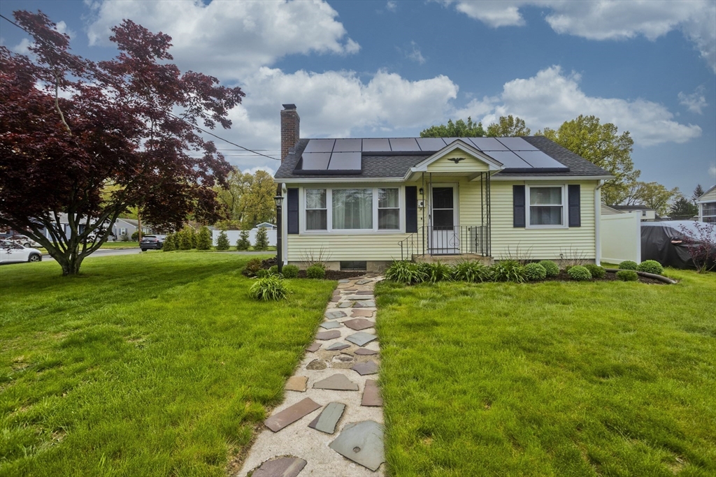 4 Jean Dr, Springfield, MA Photo #2