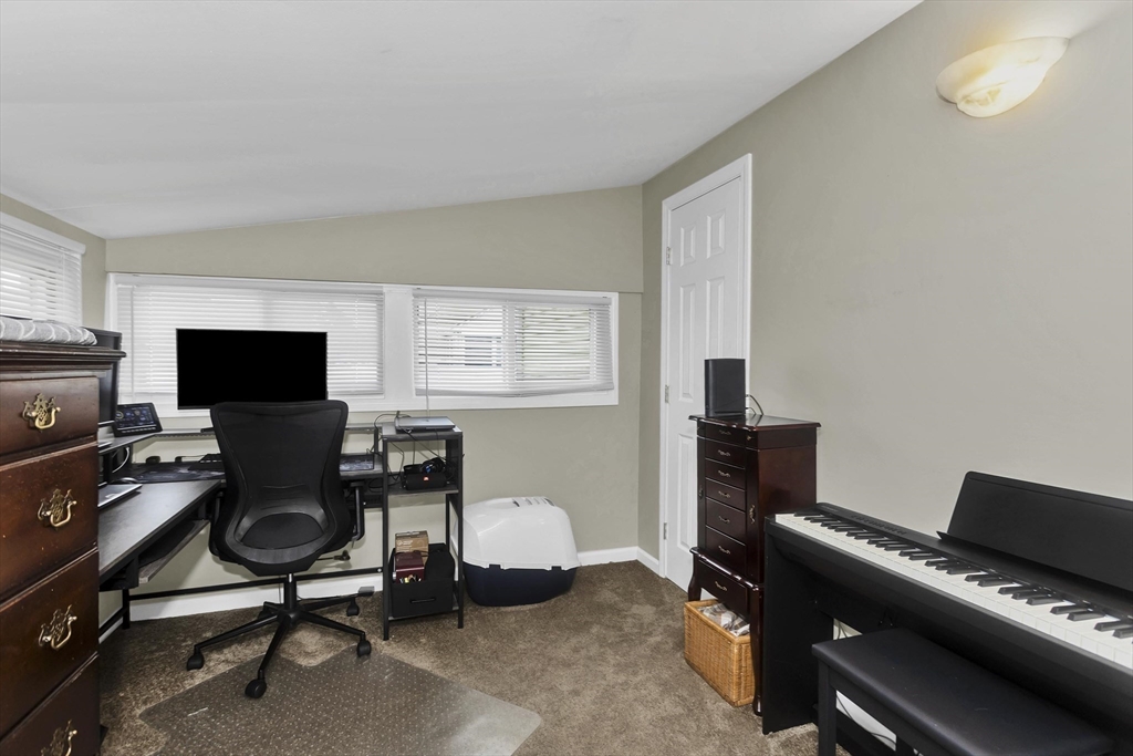 4 Jean Dr, Springfield, MA Photo #41
