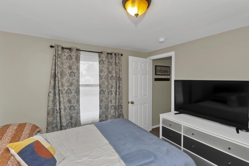 4 Jean Dr, Springfield, MA Photo #33