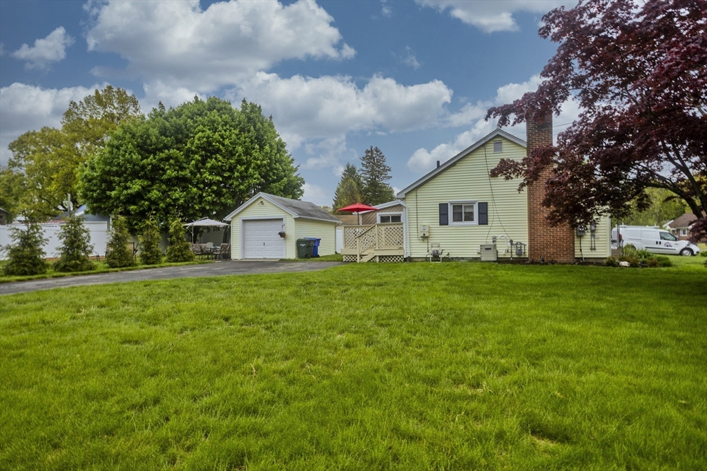 4 Jean Dr, Springfield, MA Photo #18