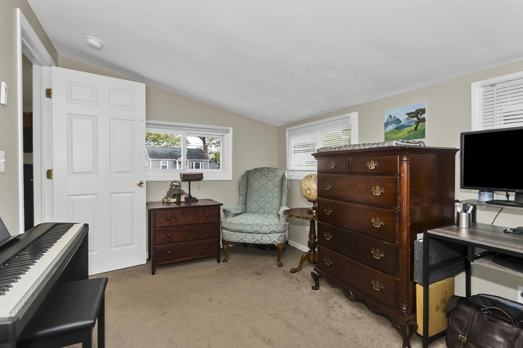 4 Jean Dr, Springfield, MA Photo #38