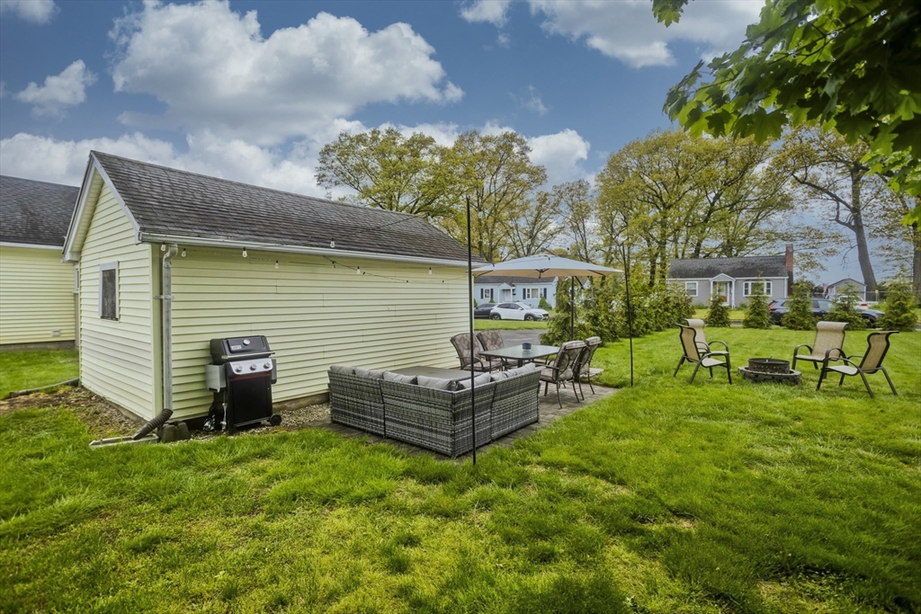 4 Jean Dr, Springfield, MA Photo #14