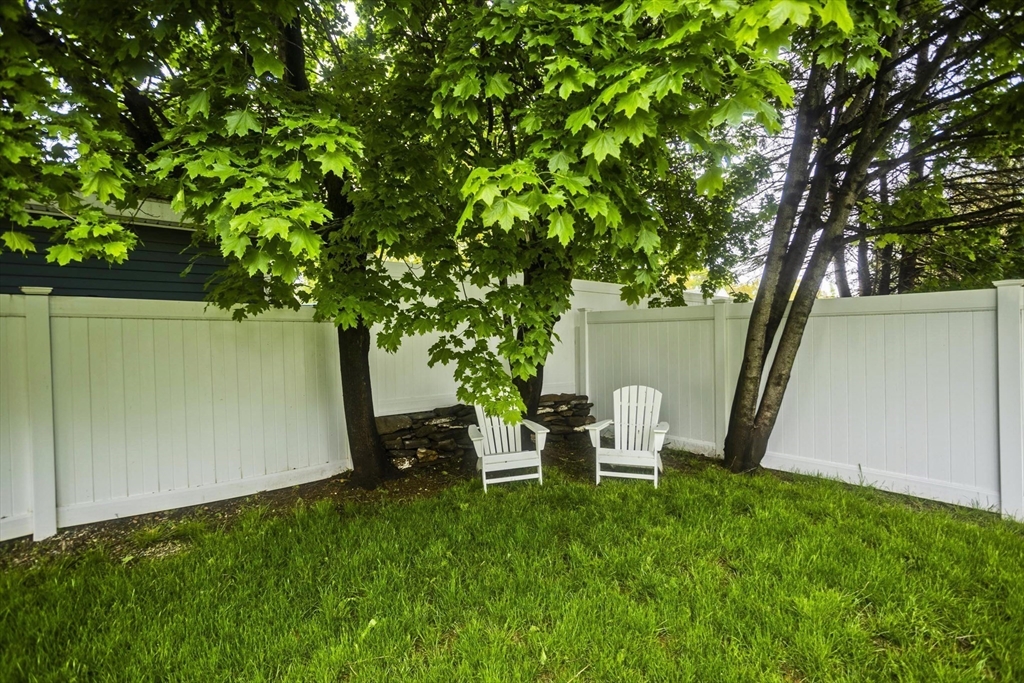 4 Jean Dr, Springfield, MA Photo #17