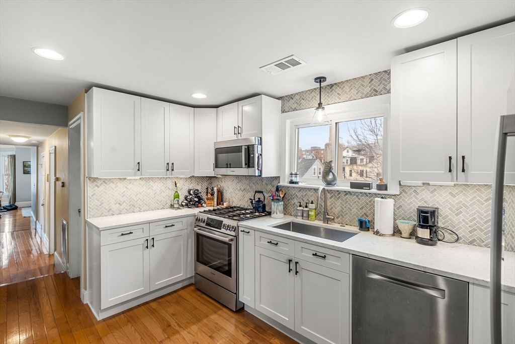 172 Dorchester St 3