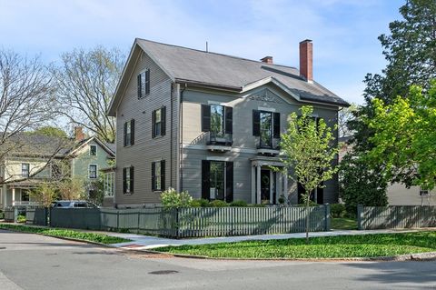 31 Broad Salem MA 01970