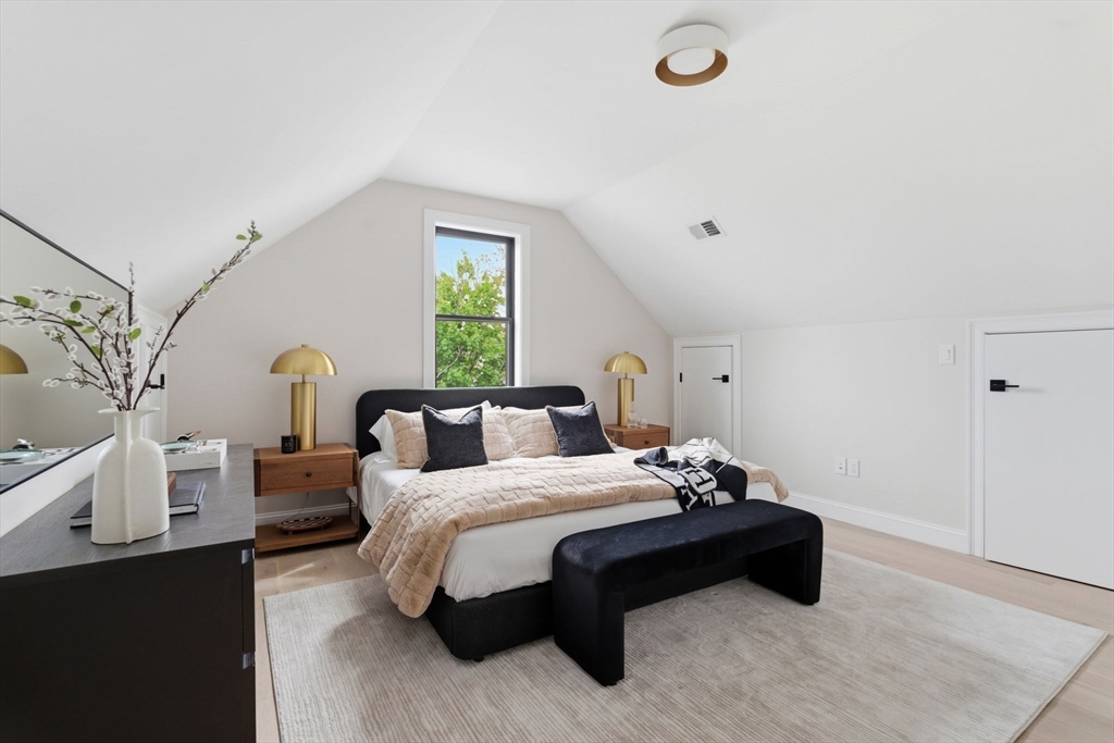 57 Myrtle St, Medford, MA Photo #32