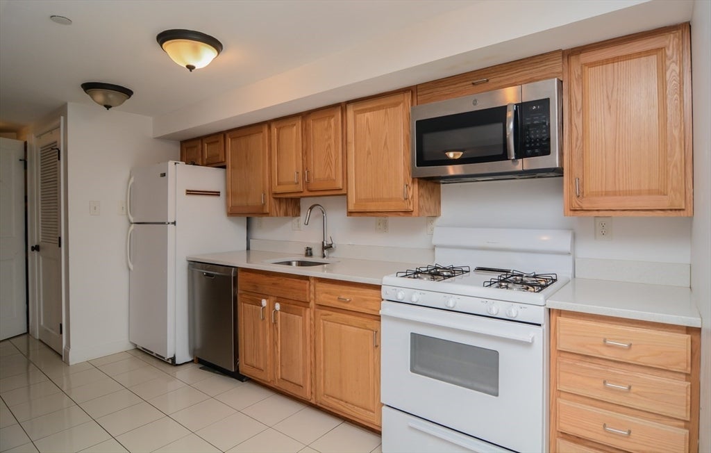 240 Franklin St #B2, Cambridge, MA, 240 Franklin St #B2, Cambridge, MA Photo #3