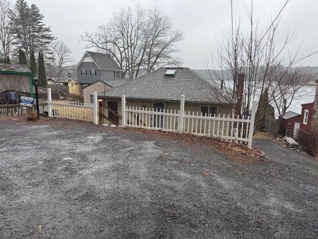 46 Finn Park Rd, Rutland, MA Photo #2
