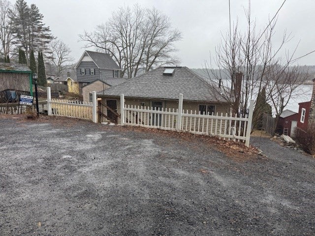 Photo of 46 Finn Park Rd, Rutland, MA