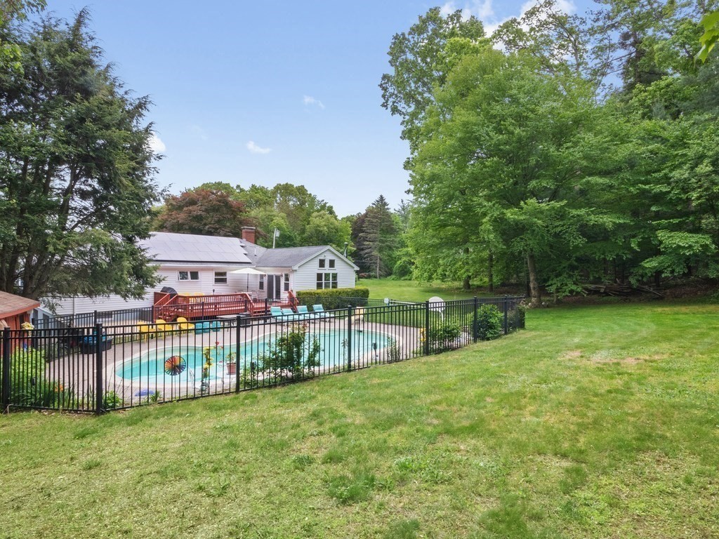 87 Whitewood Road