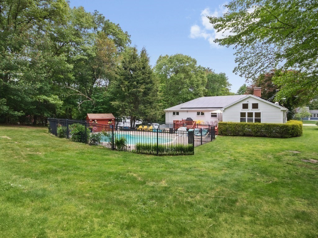 87 Whitewood Road