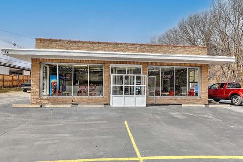 38 Broadway Raynham MA 02767