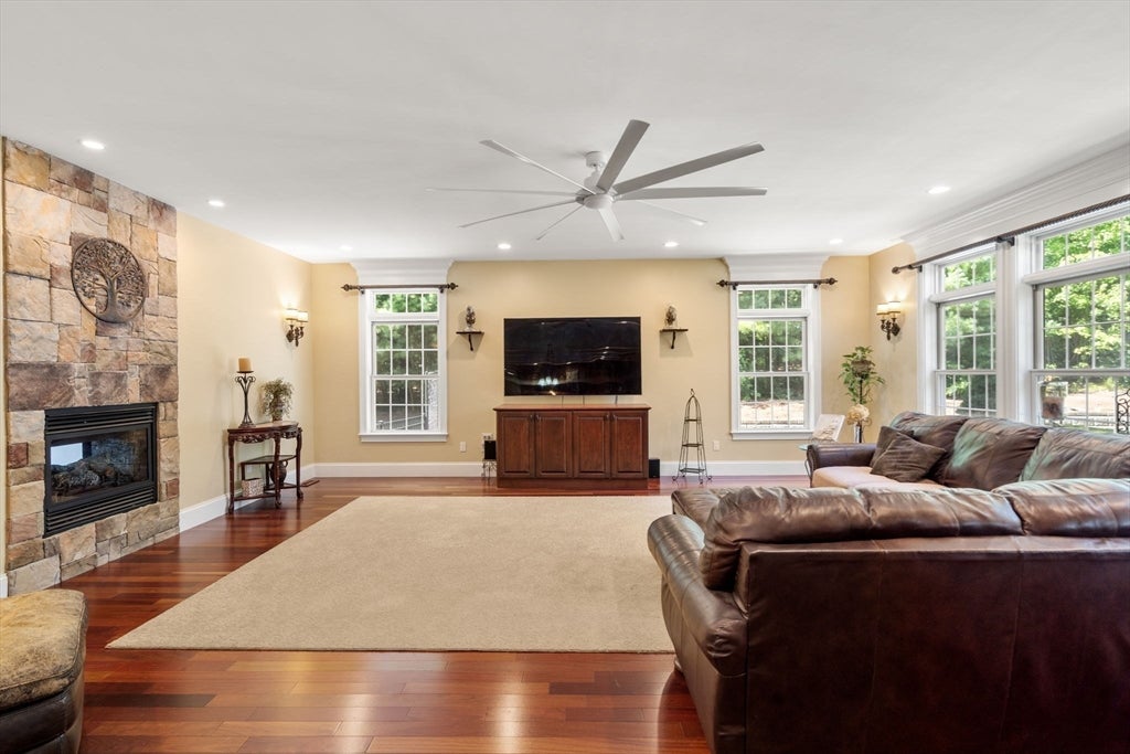 50 Opal Circle, Franklin, MA, 50 Opal Circle, Franklin, MA Photo #8