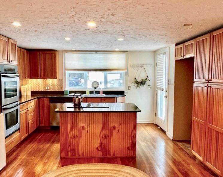 214-216 River Road East