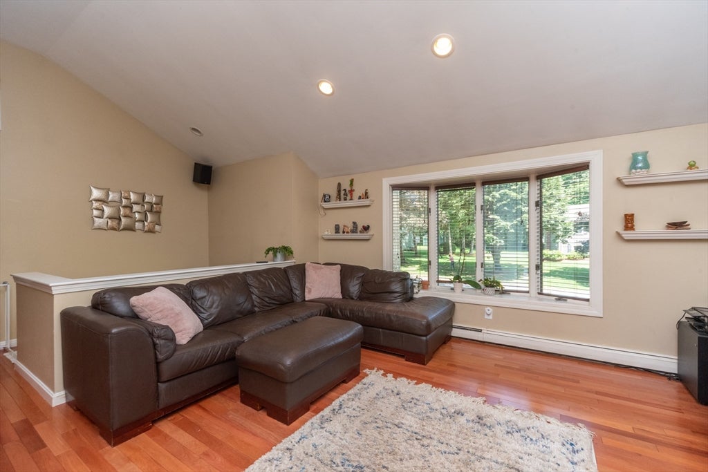 140 Bayberry Cir, Bridgewater, MA, 140 Bayberry Cir, Bridgewater, MA Photo #4