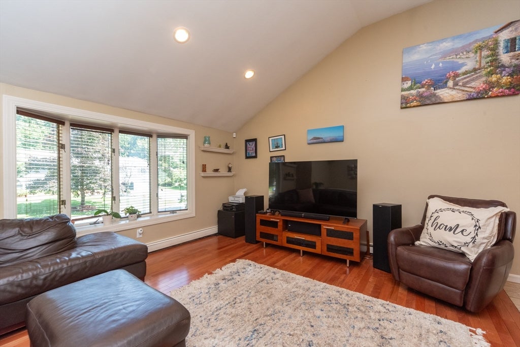 140 Bayberry Cir, Bridgewater, MA, 140 Bayberry Cir, Bridgewater, MA Photo #3