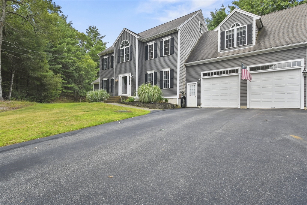 1 Elaine Cir