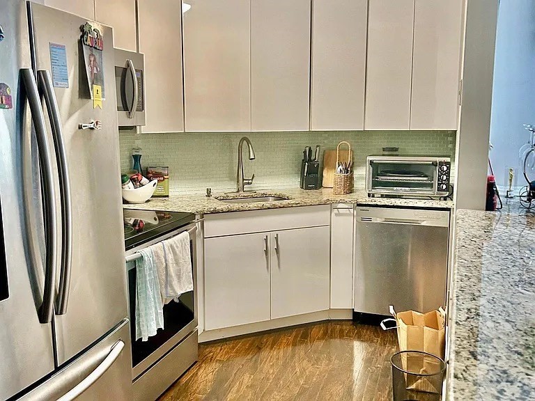 205 Ferry St 101
