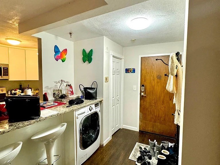 205 Ferry St 101