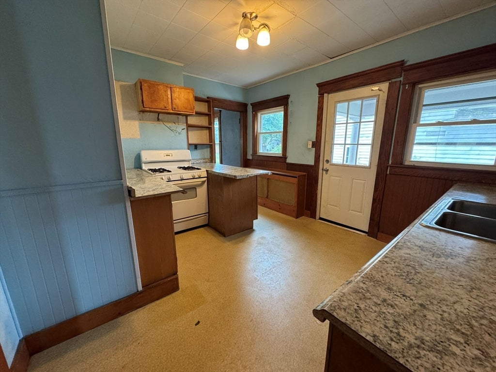 50 Cleveland St, Greenfield, MA, 50 Cleveland St, Greenfield, MA Photo #10