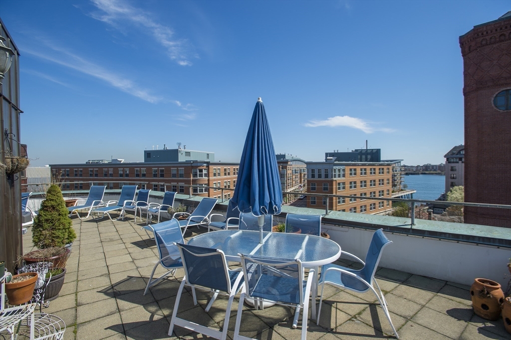 Boston, Massachusetts 02109, United States, 2 Bedrooms Bedrooms, ,3 BathroomsBathrooms,Residential,Active,177459