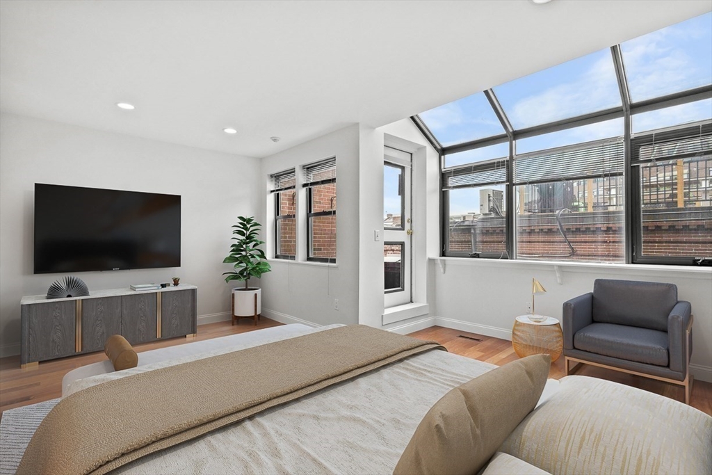 Boston, Massachusetts 02109, United States, 2 Bedrooms Bedrooms, ,3 BathroomsBathrooms,Residential,Active,177459