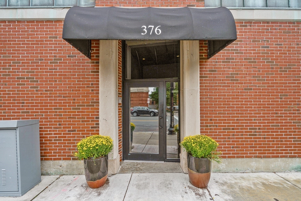 376 Commercial St. 4D