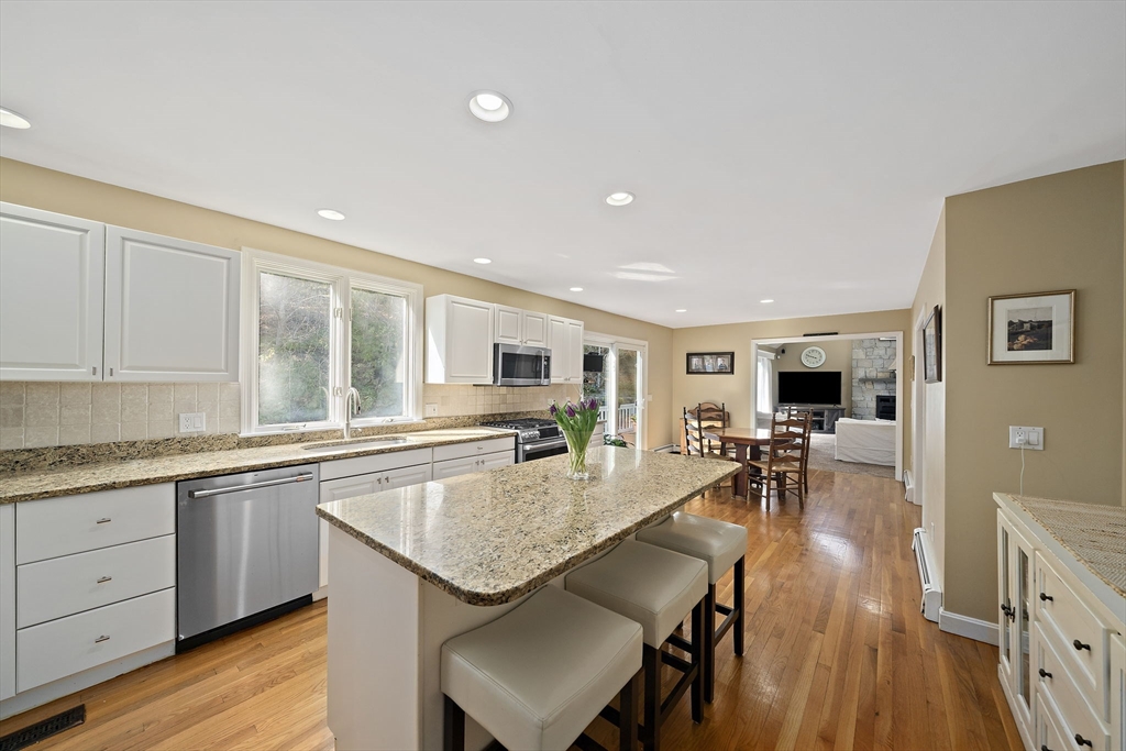 121 Hampstead Way