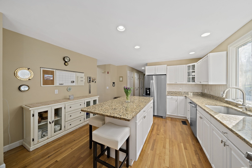 121 Hampstead Way