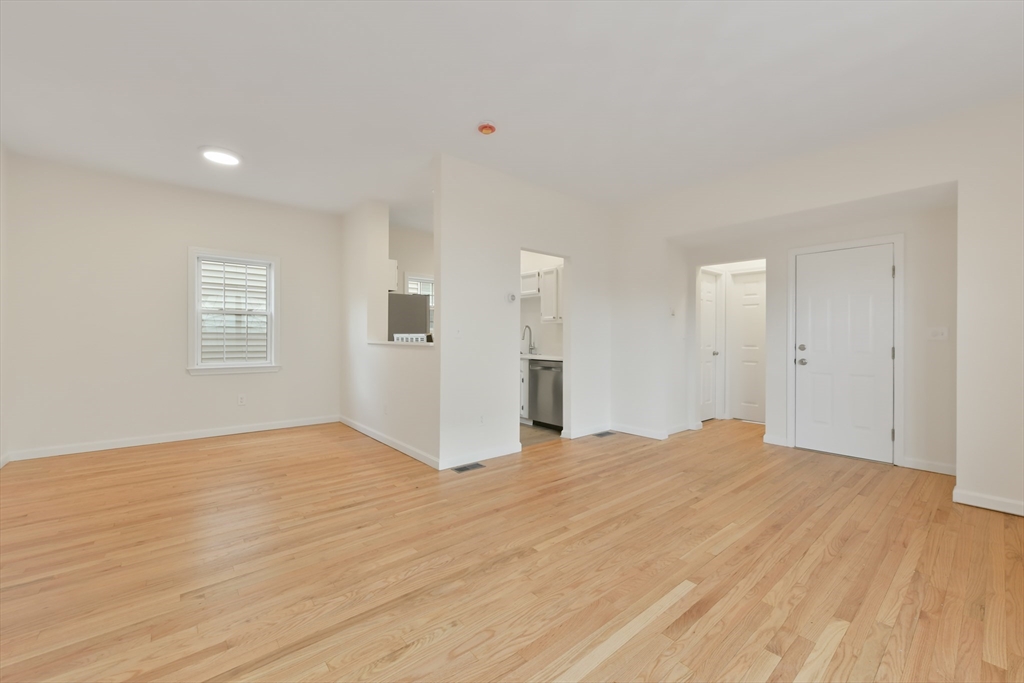 39 Middle St 1