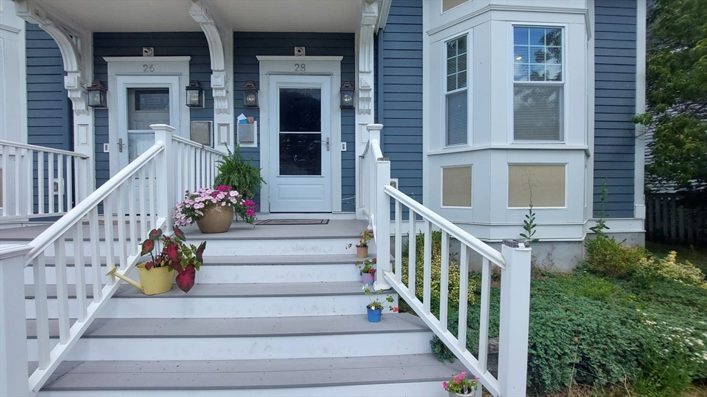 28 Woodbine St