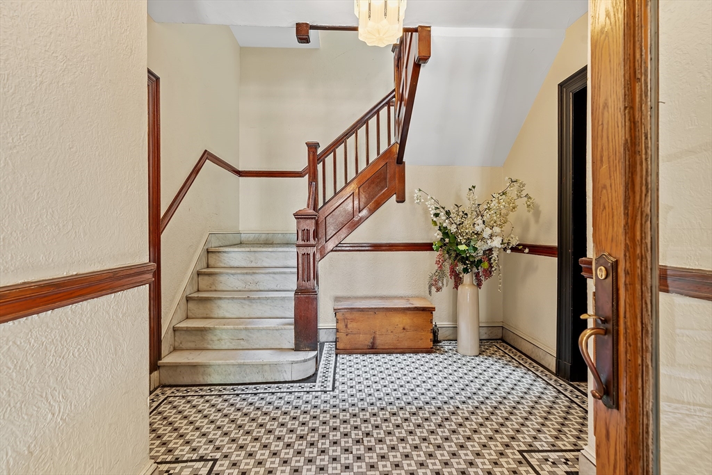 127 Winthrop Rd 6A