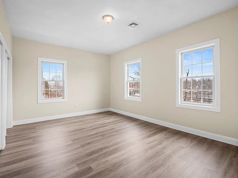 63 Varnum Ave #1, Lowell, MA Photo #10