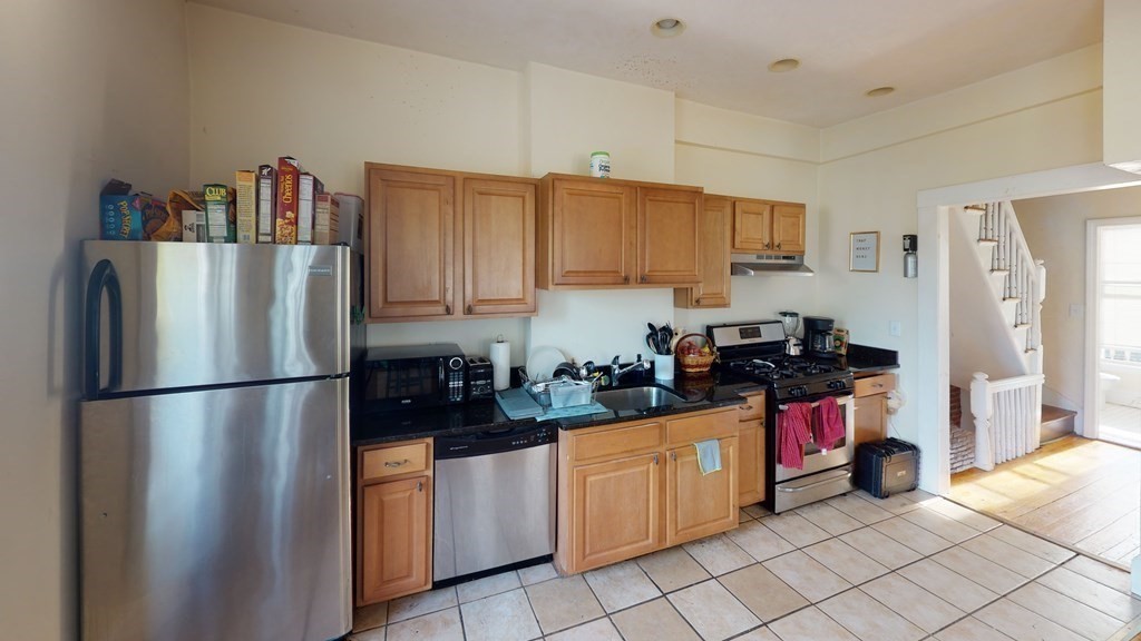 16-22 Reedsdale 18