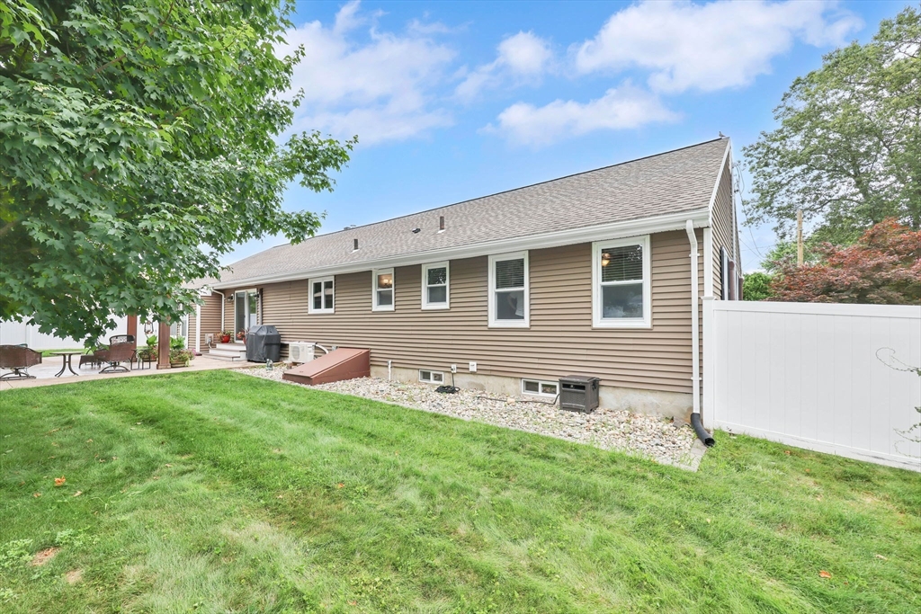 22 Greenlawn St