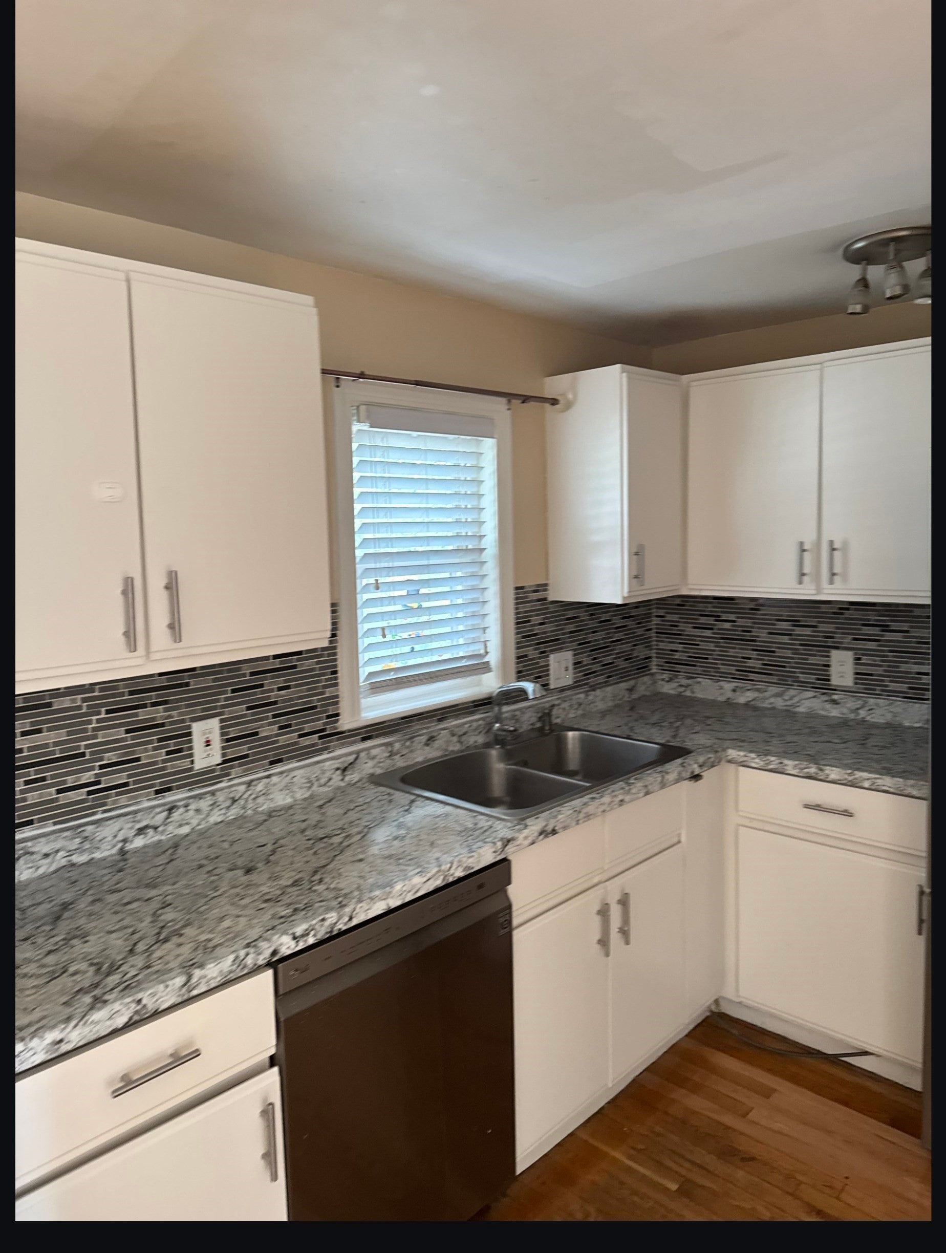 133 Pleasant St #2, North Andover, MA, 133 Pleasant St #2, North Andover, MA Photo #2
