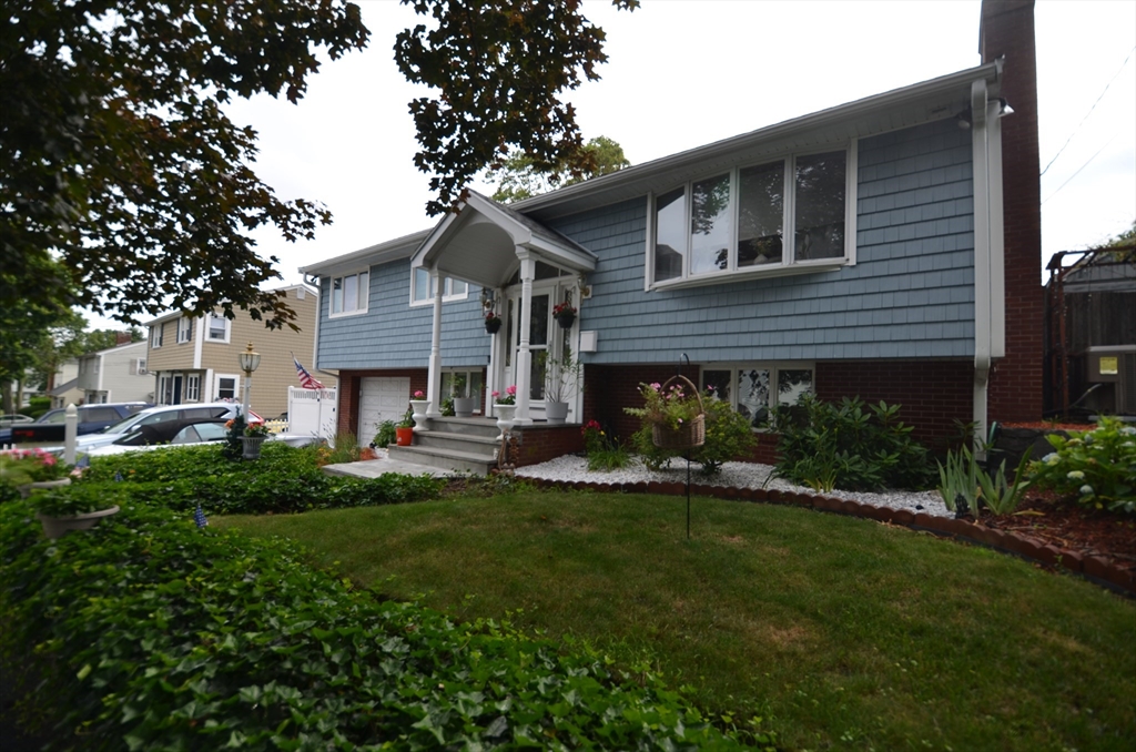 8 Brentwood Dr