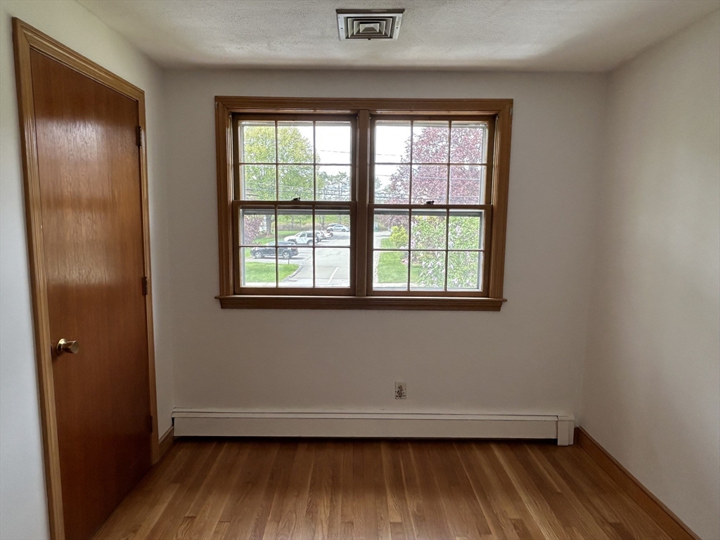 174 Lexington St, Newton, MA Photo #8
